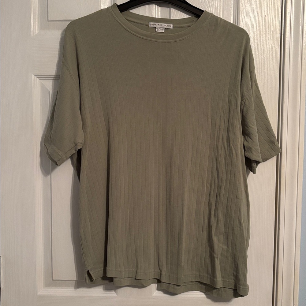 Geoffrey Beene short sleeve tshirt